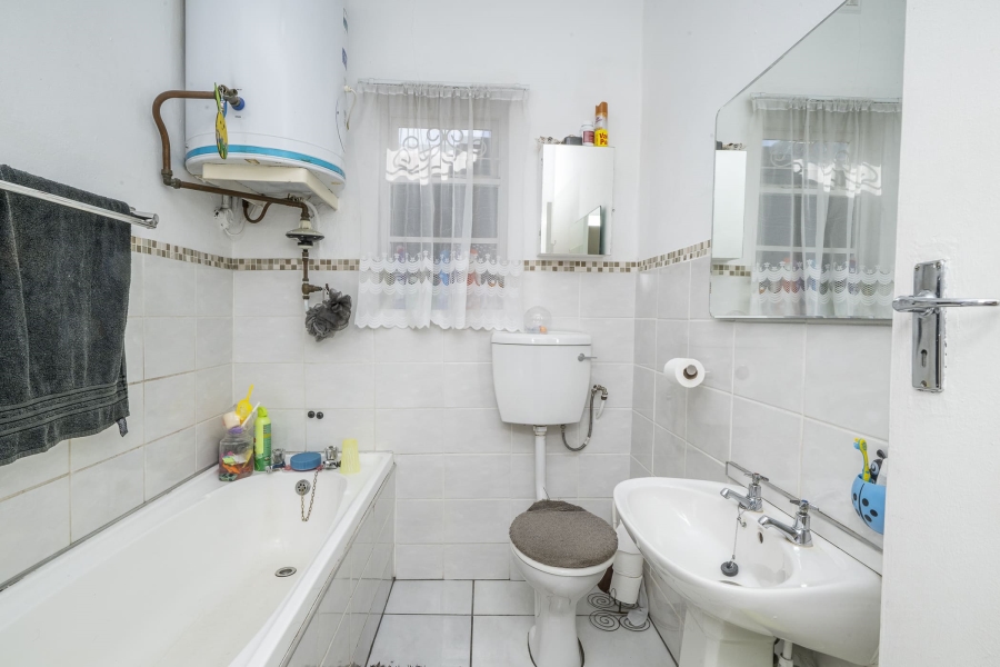 4 Bedroom Property for Sale in Kempenville Western Cape